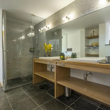 New Amazing Villa With Private Pool *